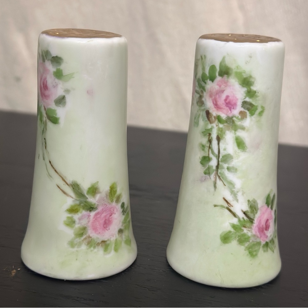 L. Beatty Salt and Pepper shakers• pink roses•ceramic